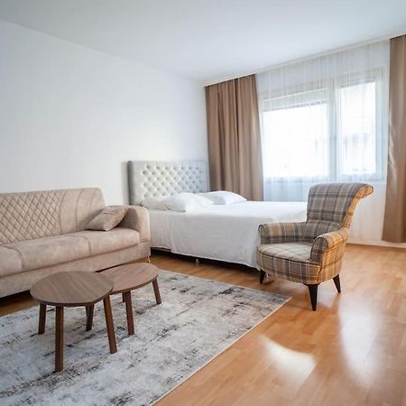 Next To City Center Cozy Apartment Bécs Kültér fotó