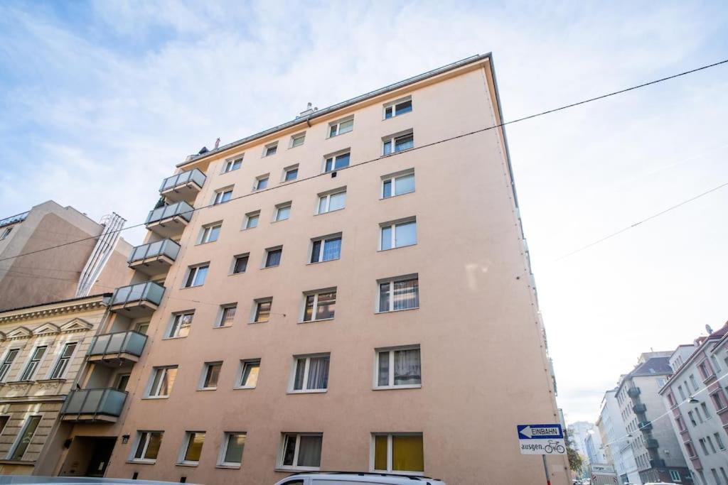 Next To City Center Cozy Apartment Bécs Kültér fotó
