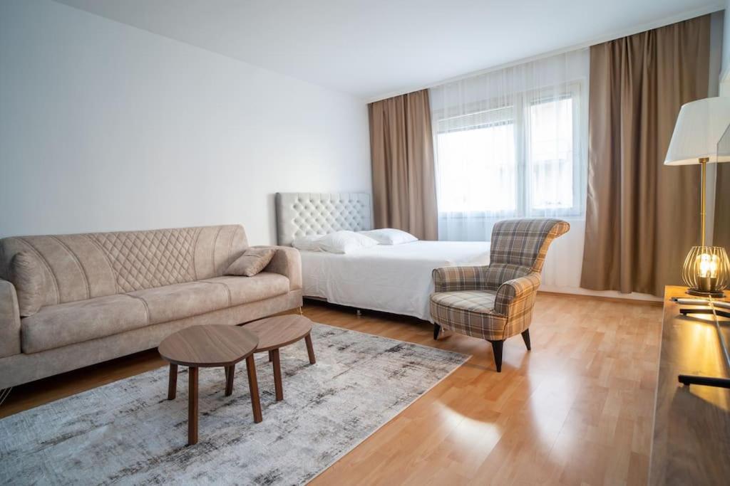 Next To City Center Cozy Apartment Bécs Kültér fotó
