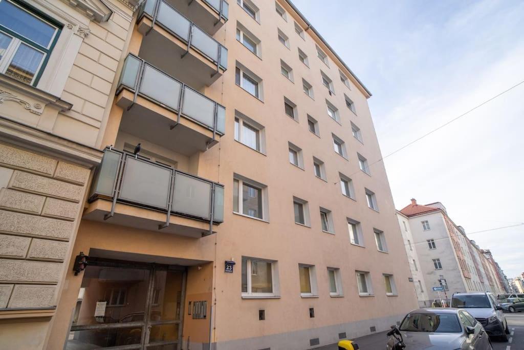 Next To City Center Cozy Apartment Bécs Kültér fotó